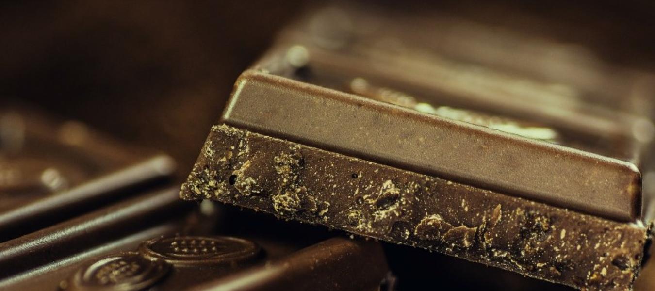 Вучићева горка чоколада: Швајцарцима 12 милиона евра субвенција