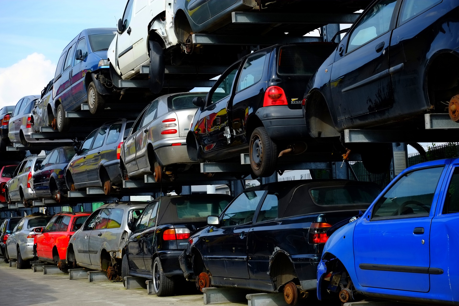 Država uskraćena 6,7 milijardi zbog auto-otpada