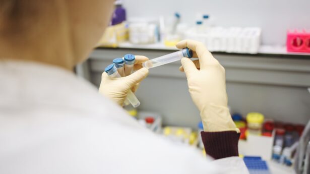 Radnica u laboratoriji