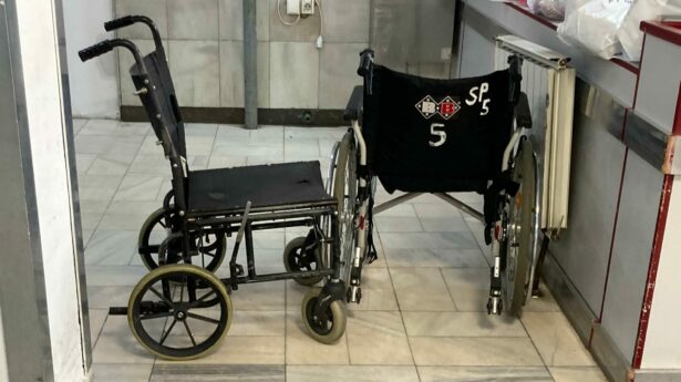 Bolnička kolica u bolnici