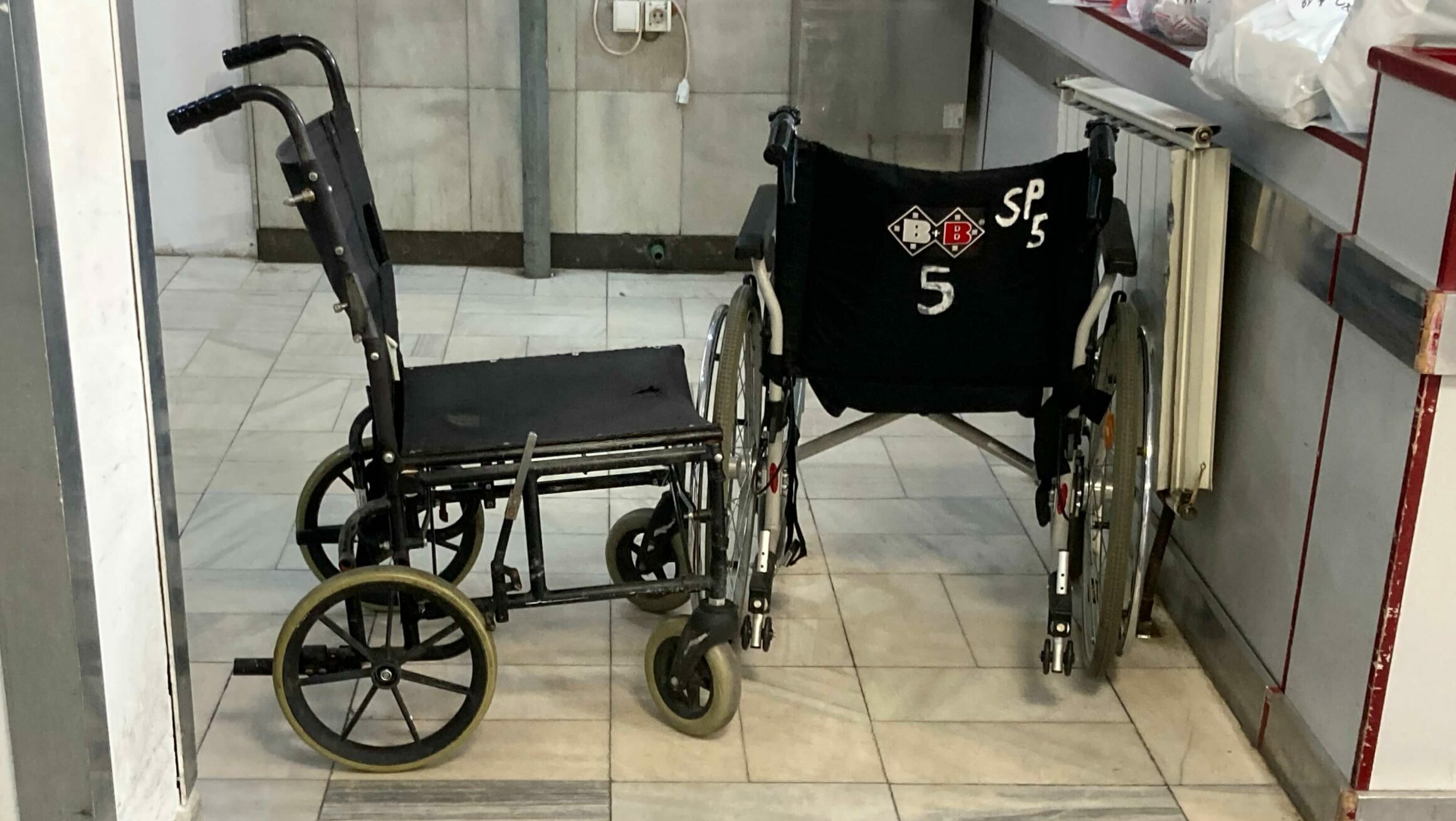 Bolnička kolica u bolnici