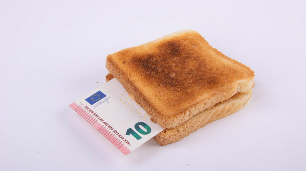 sendvic sa novcanicom od 10 evra