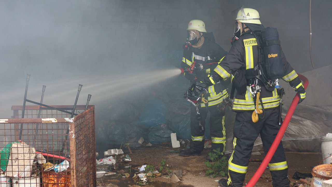 Požar u TC Enjub na Novom Beogradu