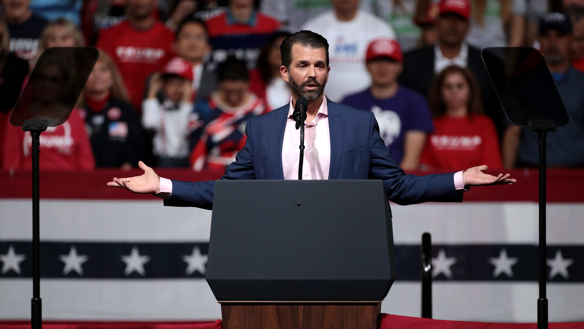 Sin Donalda Trampa, Donald Tramp Mlađi na konferenciji u Americi