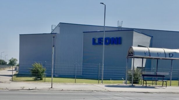 Leoni fabrika