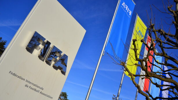 Logo FIFA na sedištu organizacije u Švajcarskoj
