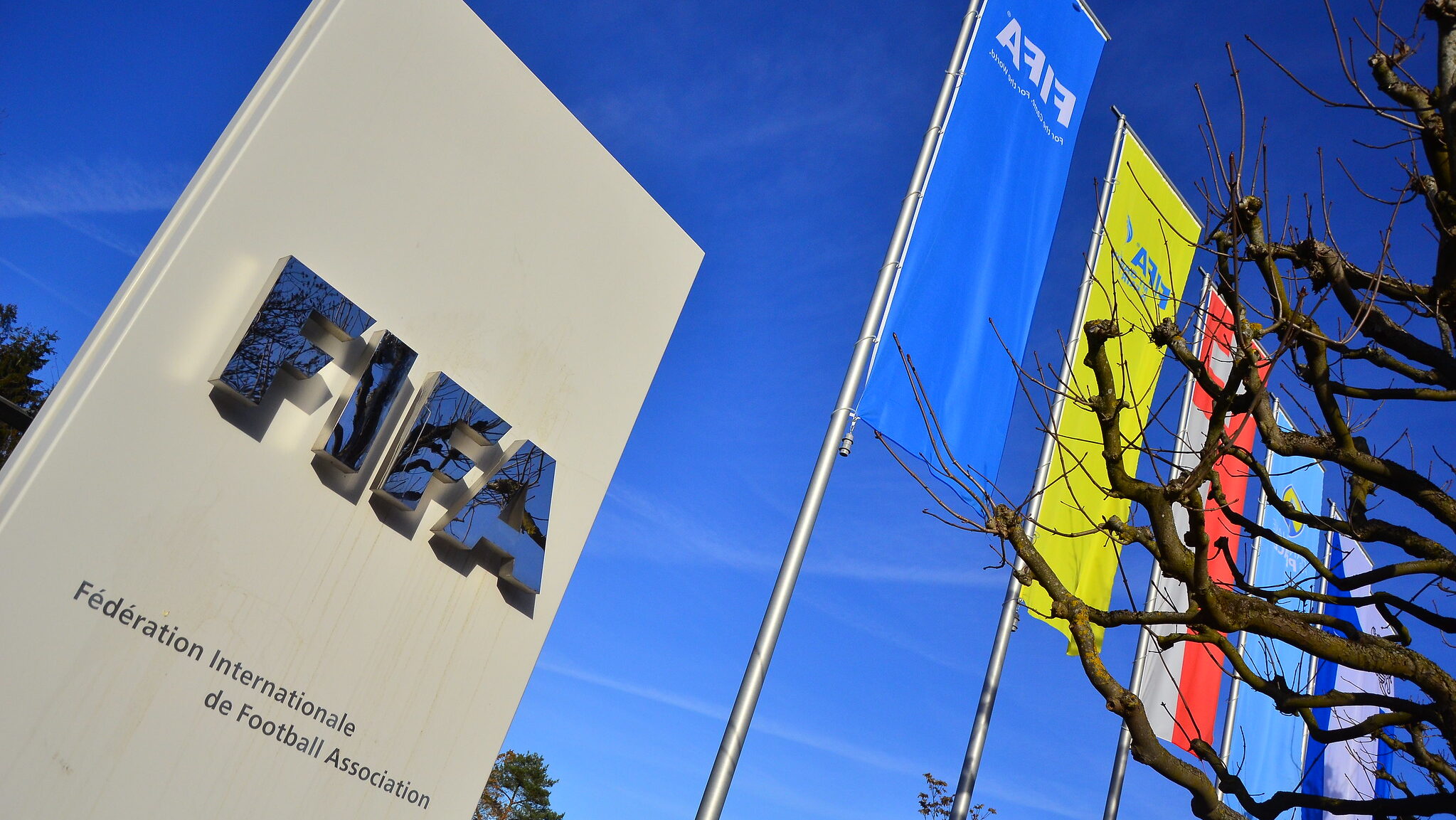 Logo FIFA na sedištu organizacije u Švajcarskoj