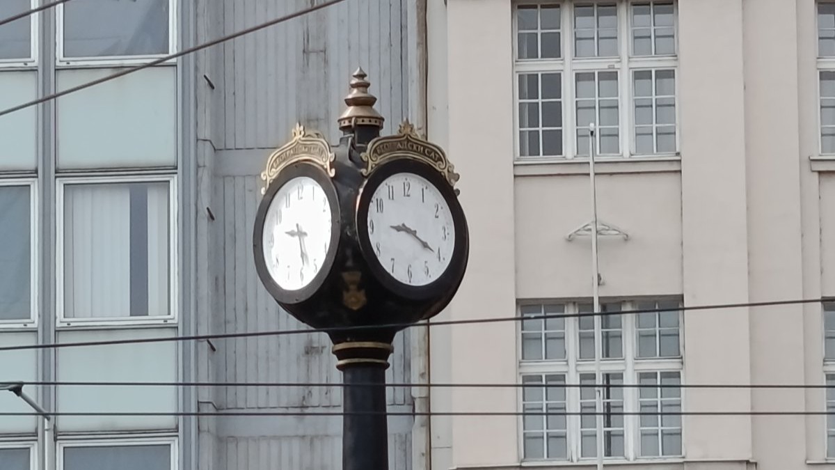 Sat na Trgu republike, Beogradski sat, ponovo ne radi kako treba- sada žuri