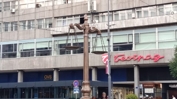 Firma DPC, koja je poklonila skulpturu na Terazijama vrednu oko 100.000 evra, prošle godine sklopila je sa Gradom Beogradom poslove vredne 27,5 miliona dinara.