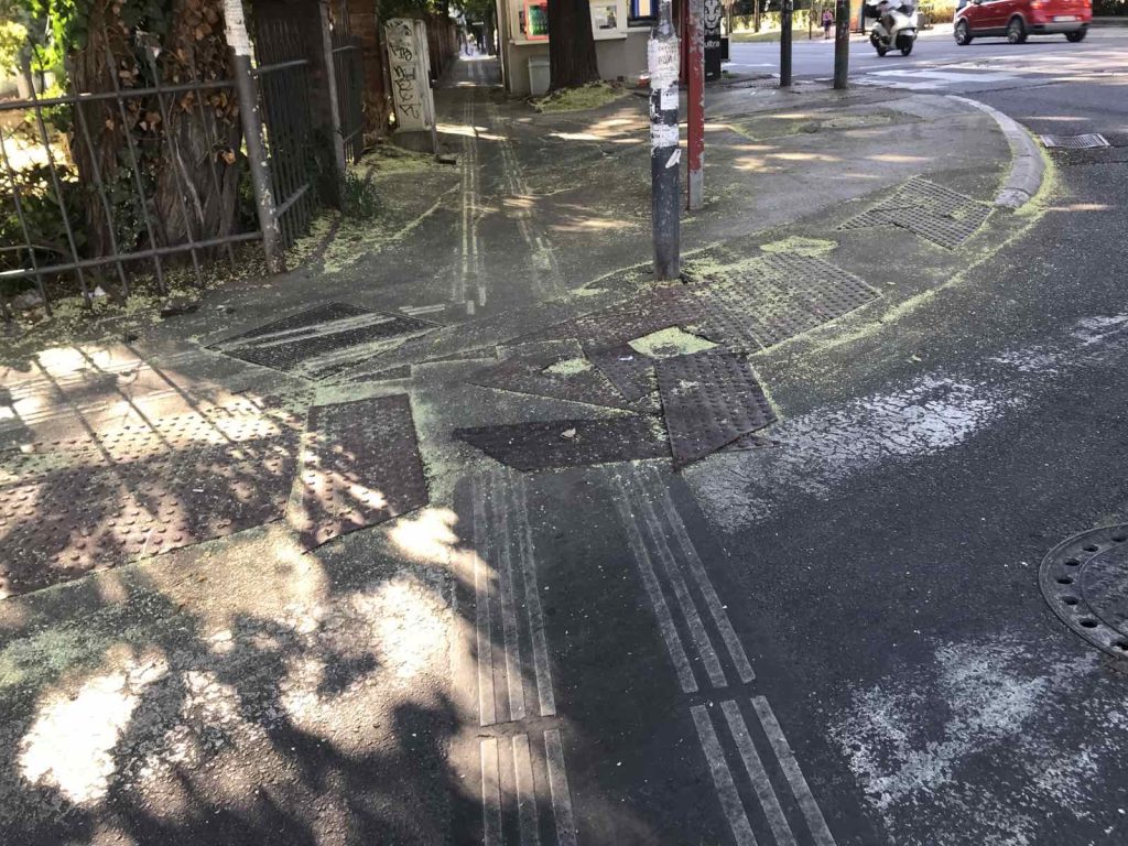 Zemun, raskrsnica kod škole za učenike oštećenog vida “Veljko Ramadanović”